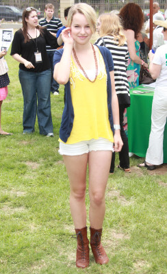 photo 13 in Bridgit Mendler gallery [id576869] 2013-02-22 00:00:00