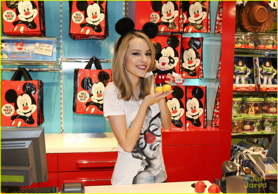 photo 12 in Bridgit Mendler gallery [id666087] 2014-02-04 00:00:00