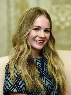 Brittany Robertson pic #780744