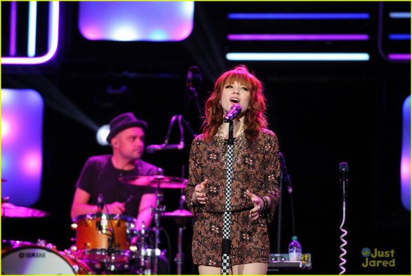 Carly Rae Jepsen pic #711231