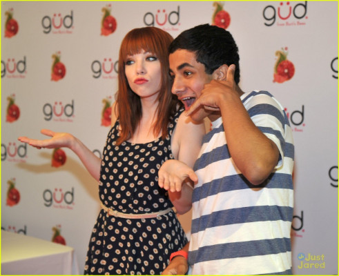 Carly Rae Jepsen pic #696887