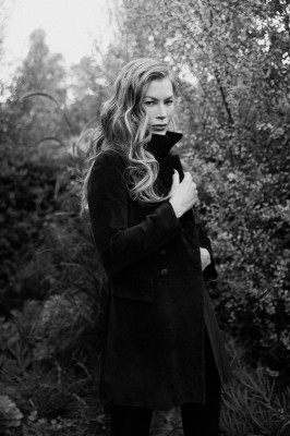 Carre Otis pic #1324672