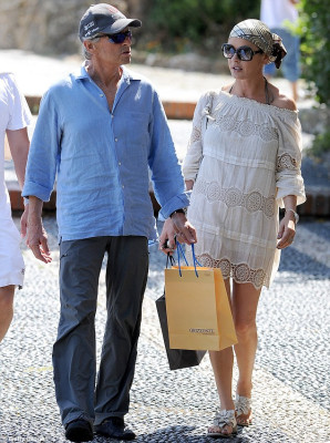 photo 6 in Catherine Zeta Jones gallery [id694867] 2014-05-06 00:00:00