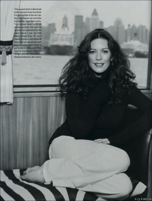 Catherine Zeta Jones pic #230243