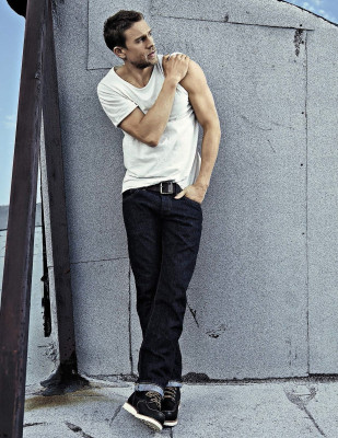 Charlie Hunnam pic #927232