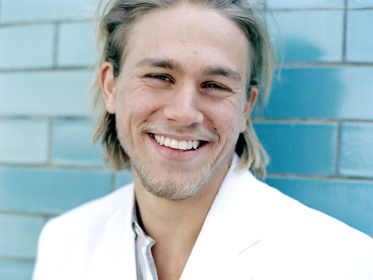 Charlie Hunnam pic #645100