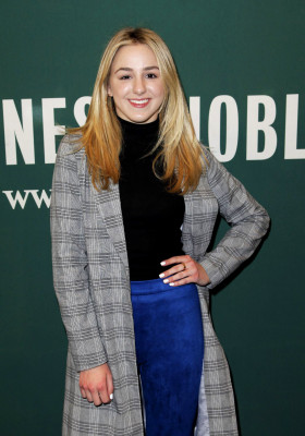 photo 20 in Chloe Lukasiak gallery [id1093423] 2018-12-28 00:00:00