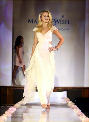 photo 6 in Chloe Lukasiak gallery [id1093467] 2018-12-28 00:00:00