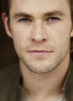 photo 14 in Chris Hemsworth gallery [id516999] 2012-07-29 00:00:00