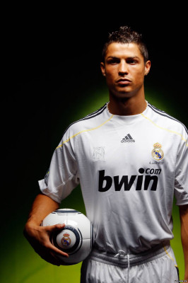 photo 6 in Cristiano Ronaldo gallery [id474827] 2012-04-13 00:00:00