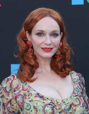 photo 14 in Christina Hendricks gallery [id1303964] 2022-07-04 00:00:00
