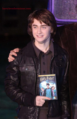 photo 24 in Daniel Radcliffe gallery [id638314] 2013-10-15 00:00:00