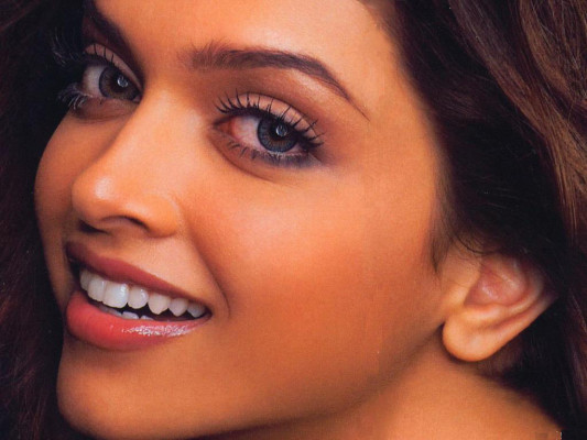 Deepika Padukone pic #236198