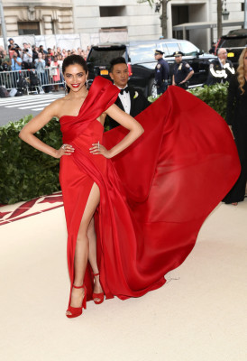 Deepika Padukone pic #1035280