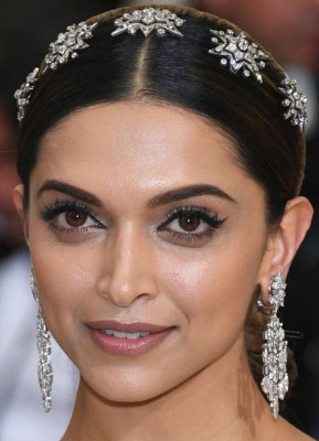 Deepika Padukone pic #934248