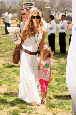 photo 4 in Denise Richards gallery [id216484] 2009-12-21 00:00:00