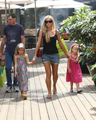 photo 4 in Denise Richards gallery [id254968] 2010-05-11 00:00:00