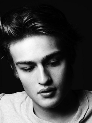 Douglas Booth pic #505197