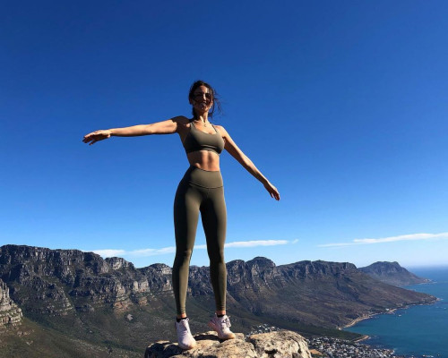 Eiza Gonzalez pic #1079093