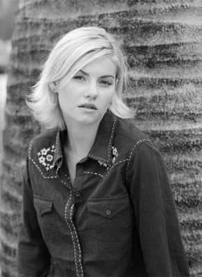 Elisha Cuthbert pic #60071
