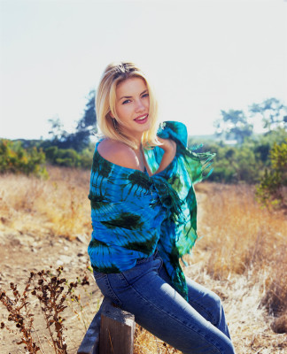 photo 6 in Elisha Cuthbert gallery [id60074] -0001-11-30 00:00:00
