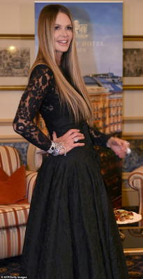 photo 22 in Elle Macpherson gallery [id1116172] 2019-03-19 00:00:00
