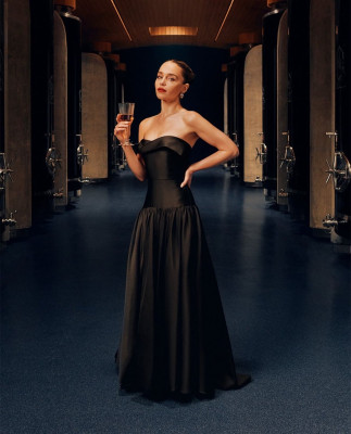 photo 4 in Emilia Clarke gallery [id1365335] 2025-02-07 00:00:00