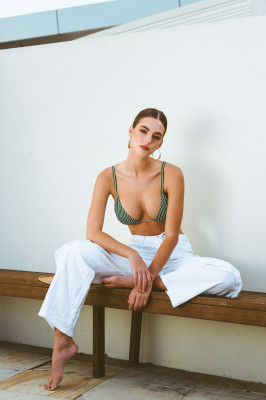 Emily Feld pic #1332049