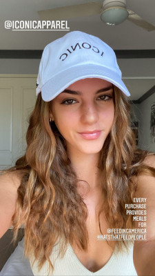 Emily Feld pic #1249177