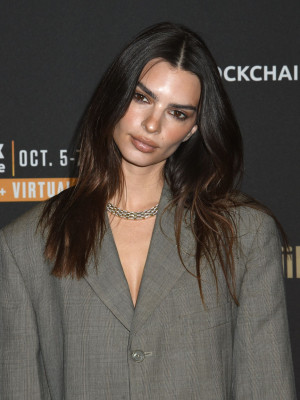 photo 3 in Ratajkowski gallery [id1281090] 2021-11-18 00:00:00