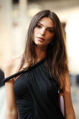 photo 16 in Emily Ratajkowski gallery [id1304768] 2022-07-08 00:00:00