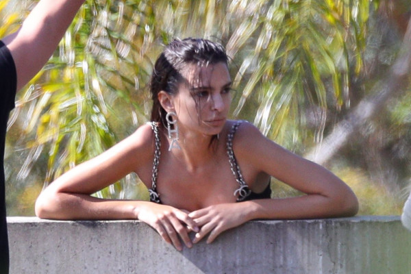 Emily Ratajkowski pic #1083590