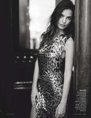 Emily Ratajkowski pic #1100119