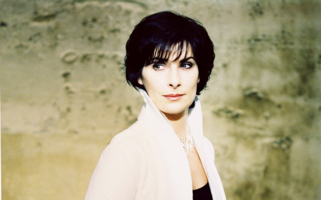 photo 3 in Enya gallery [id112814] 2008-10-22 00:00:00