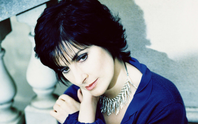 photo 5 in Enya gallery [id112813] 2008-10-22 00:00:00