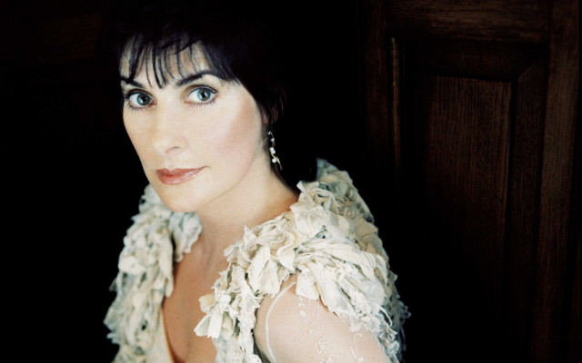 photo 25 in Enya gallery [id112810] 2008-10-22 00:00:00