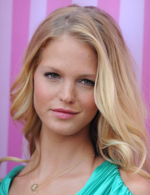 Erin Heatherton pic #494461