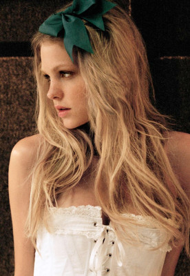 Erin Heatherton pic #131570