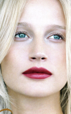 Esther De Jong pic #1247360