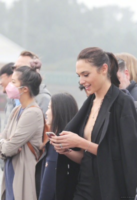 Gal Gadot pic #976599