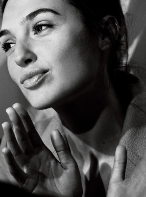 Gal Gadot pic #993032