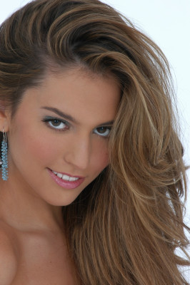 photo 10 in Genesis Rodriguez gallery [id491315] 2012-05-22 00:00:00