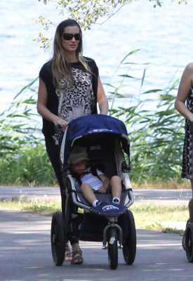 Gisele Bundchen pic #528259