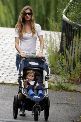 Gisele Bundchen pic #406939