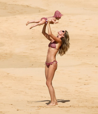 Gisele Bundchen pic #689622