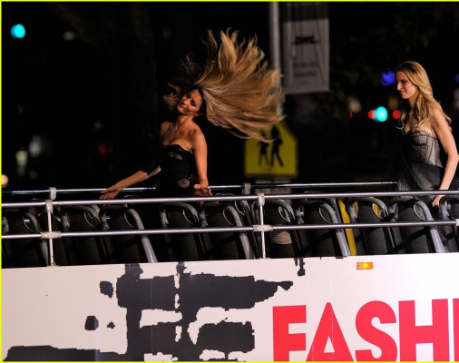 Gisele Bundchen pic #288472