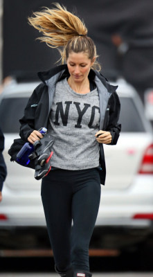 Gisele Bundchen pic #737080