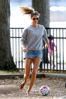 Gisele Bundchen pic #726511