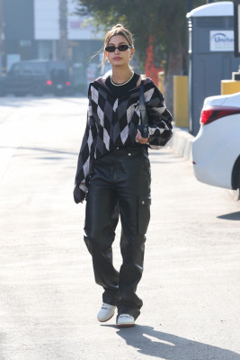 Hailey Baldwin pic #1279773