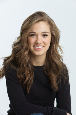 Haley Lu Richardson pic #1180528